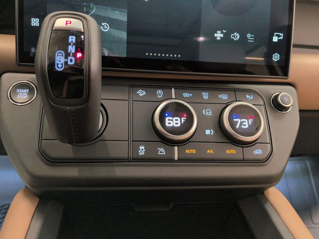 Thumbnail: 2026 Land Rover Defender - 35