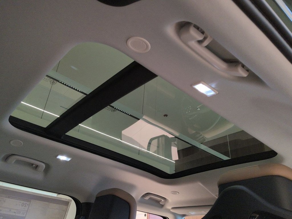 Thumbnail: 2026 Land Rover Defender - 31