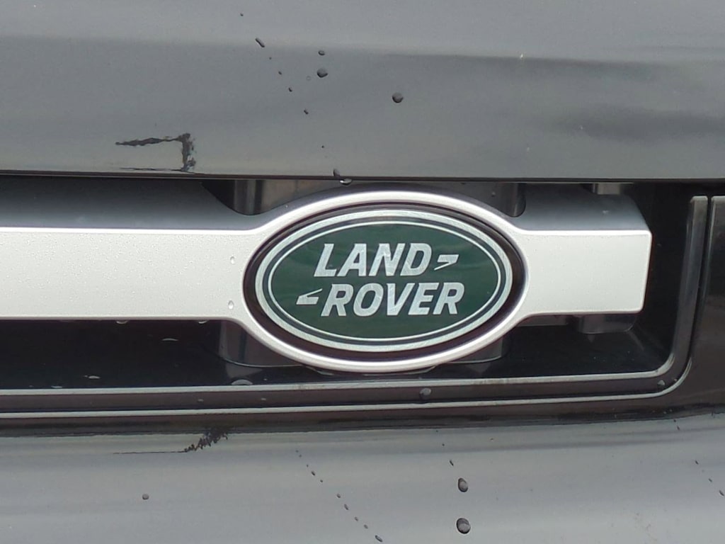 Thumbnail: 2023 Land Rover Defender - 7