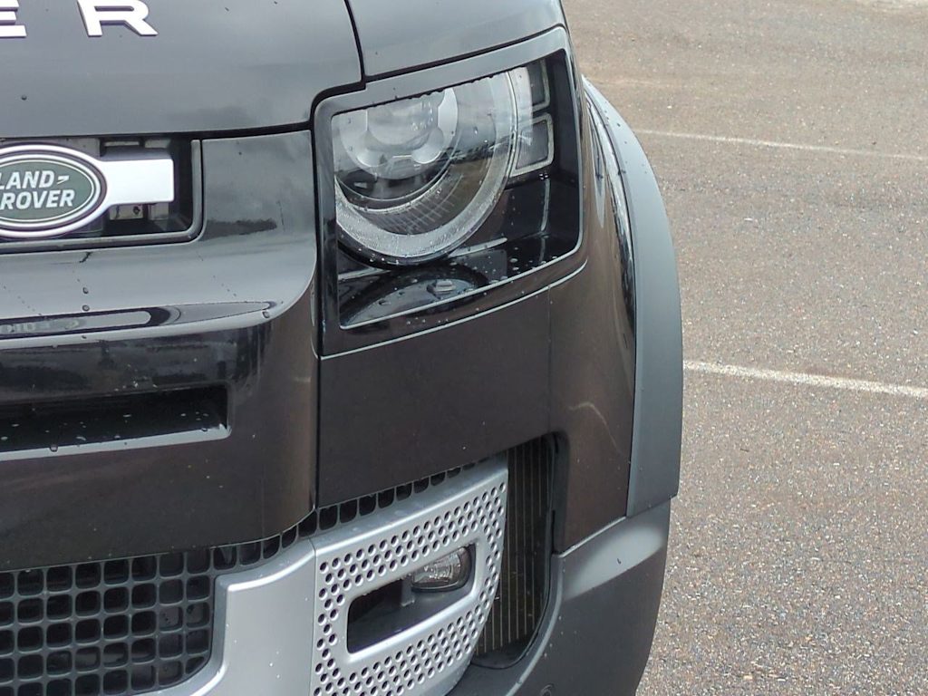 Thumbnail: 2023 Land Rover Defender - 23