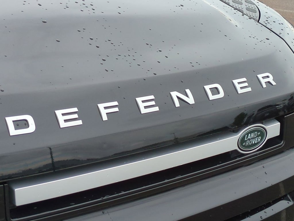Thumbnail: 2023 Land Rover Defender - 24