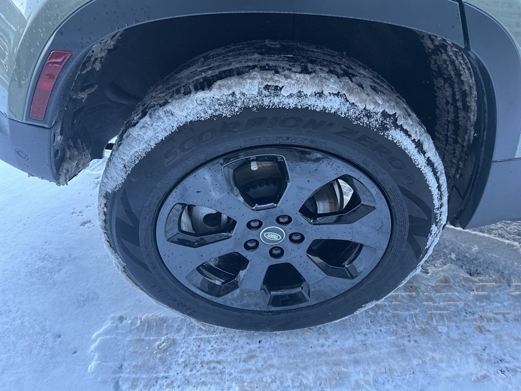 Thumbnail: 2025 Land Rover Defender - 17