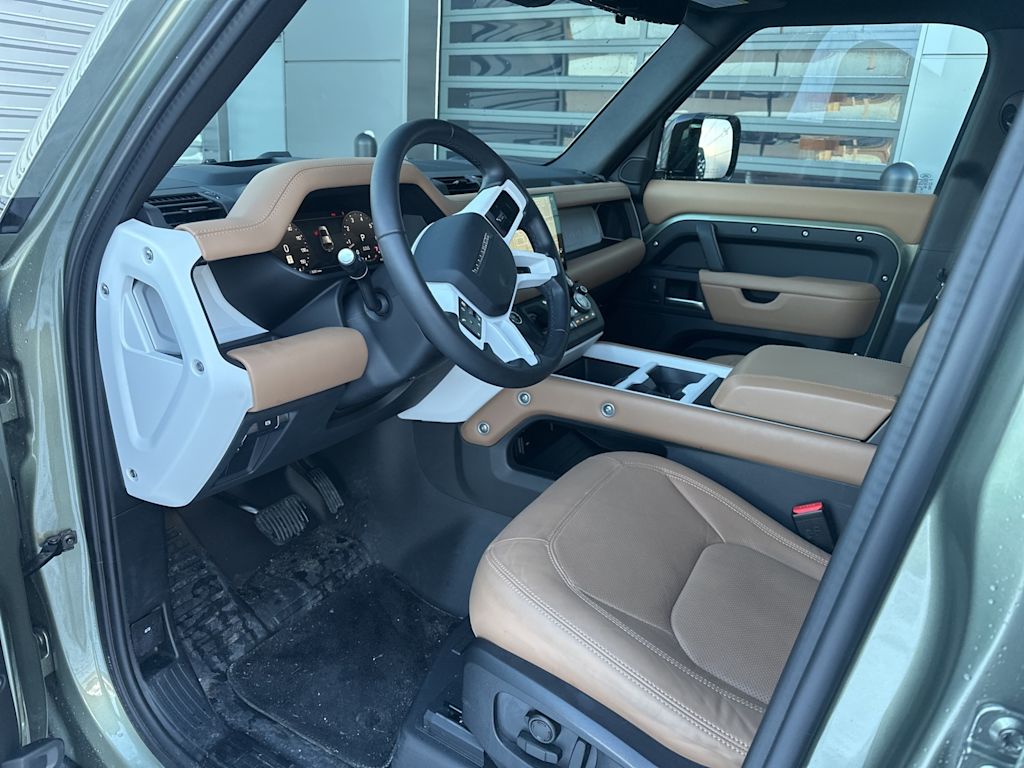 Thumbnail: 2025 Land Rover Defender - 7