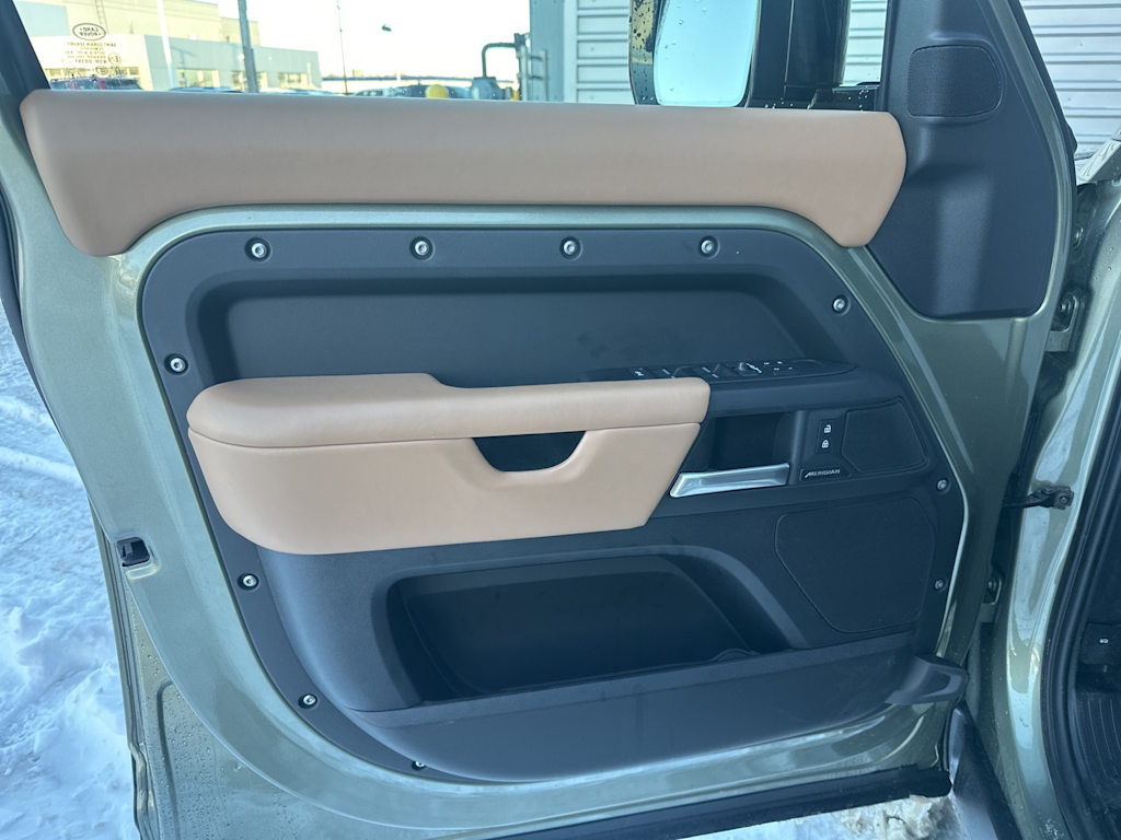 Thumbnail: 2025 Land Rover Defender - 24