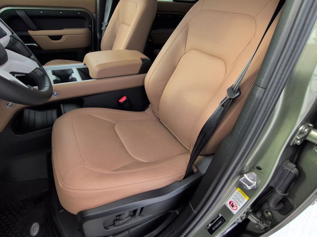 Thumbnail: 2025 Land Rover Defender - 10