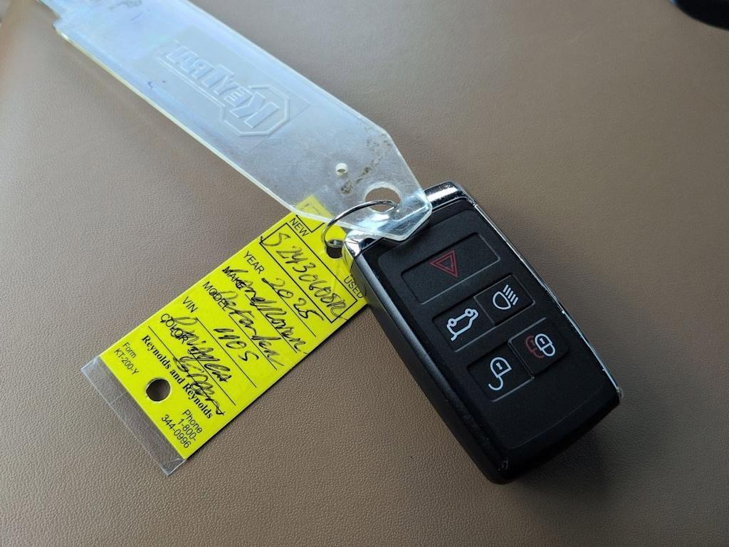 Thumbnail: 2025 Land Rover Defender - 18