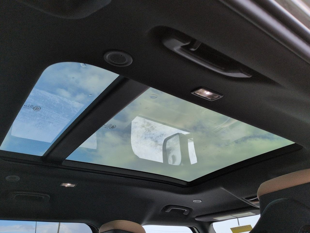 Thumbnail: 2025 Land Rover Defender - 29