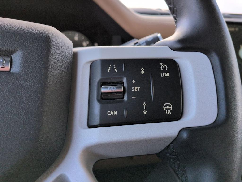 Thumbnail: 2025 Land Rover Defender - 32