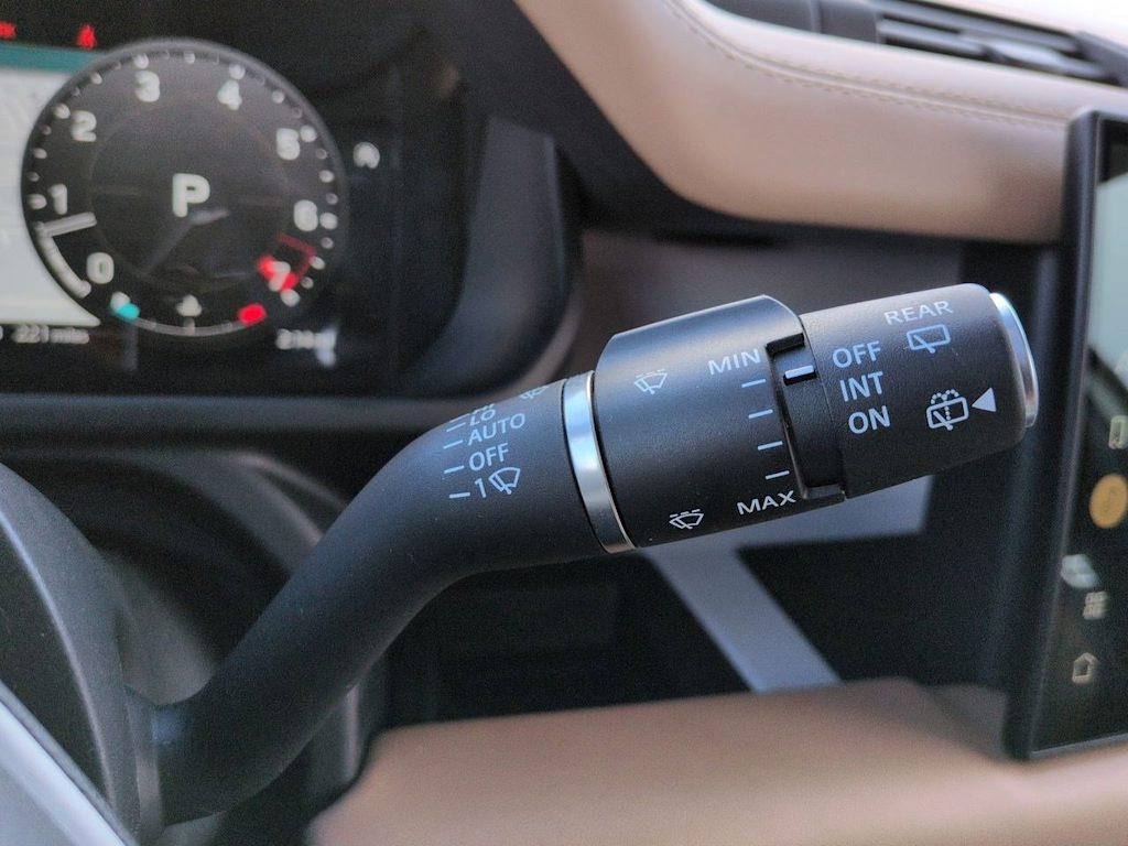 Thumbnail: 2025 Land Rover Defender - 33