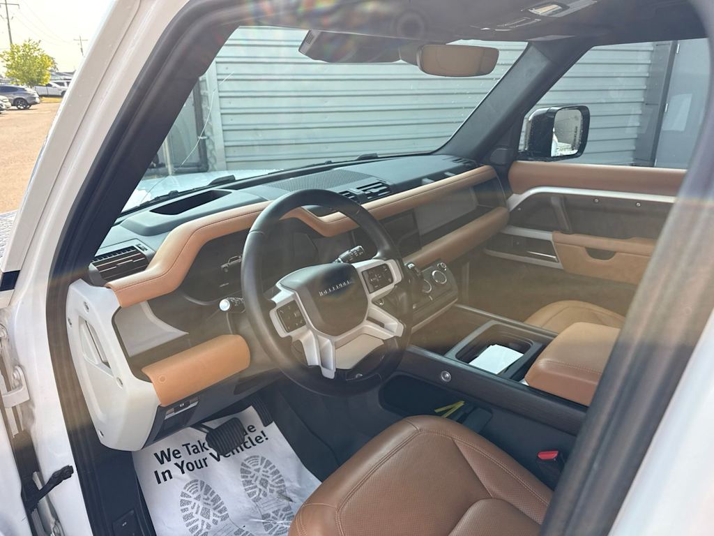 Thumbnail: 2023 Land Rover Defender - 6