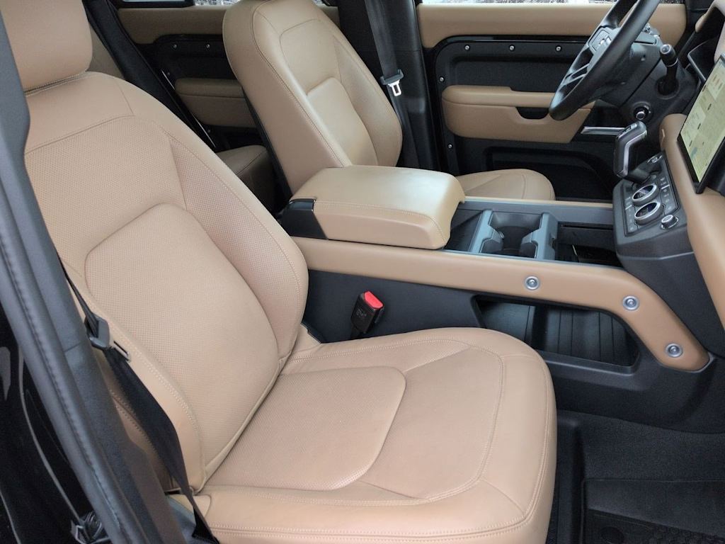 Thumbnail: 2025 Land Rover Defender - 12