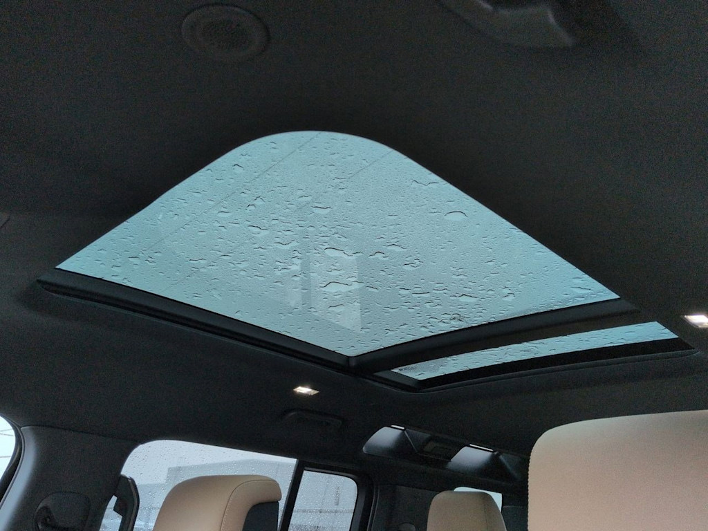 Thumbnail: 2025 Land Rover Defender - 28