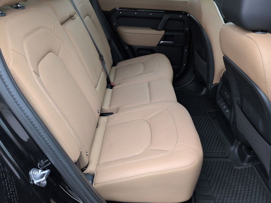 Thumbnail: 2025 Land Rover Defender - 30