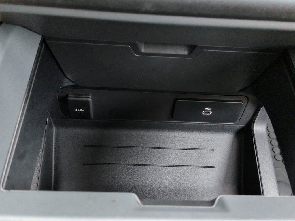 Thumbnail: 2025 Land Rover Defender - 19