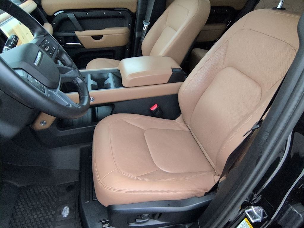 Thumbnail: 2025 Land Rover Defender - 11