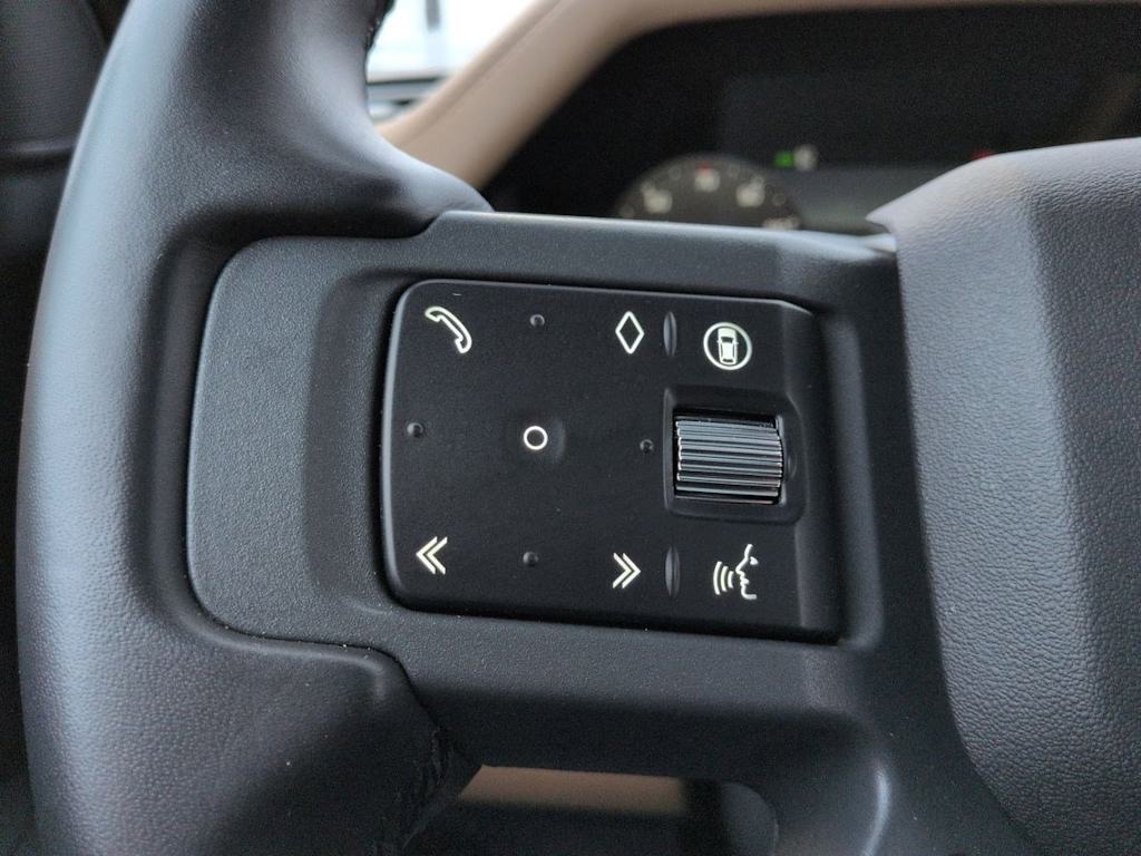 Thumbnail: 2025 Land Rover Defender - 32