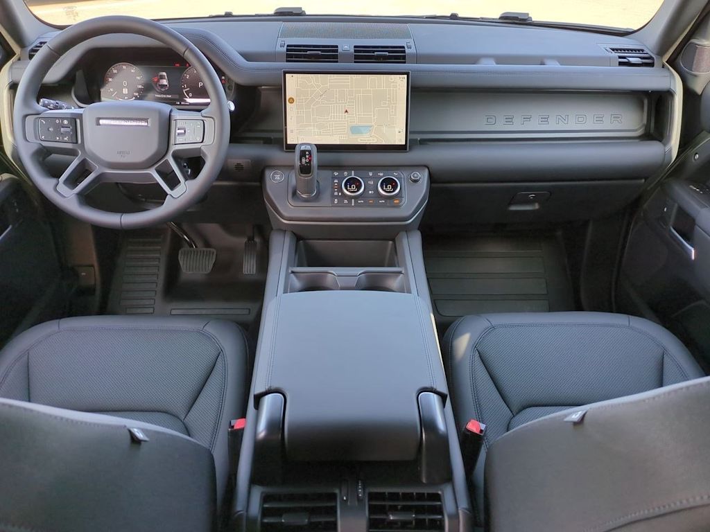 2025 Land Rover Defender 110 10