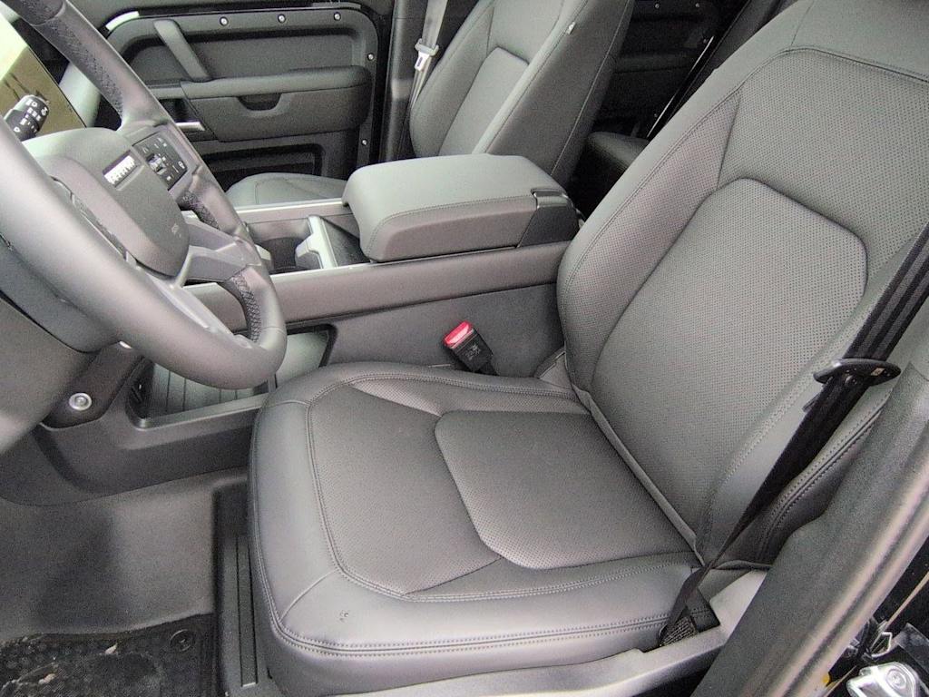 Thumbnail: 2026 Land Rover Defender - 10