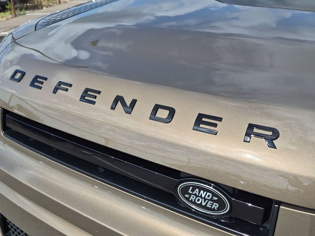 Thumbnail: 2026 Land Rover Defender - 25