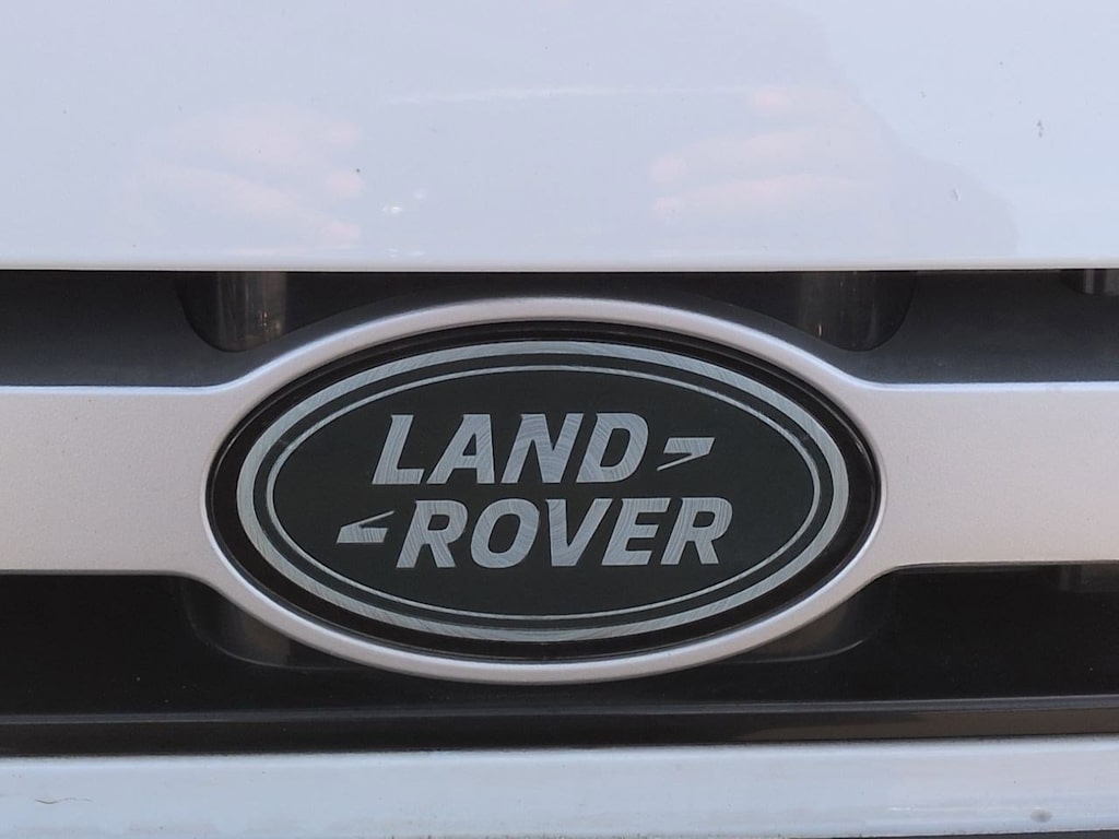 Thumbnail: 2021 Land Rover Defender - 25