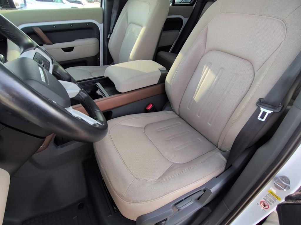 Thumbnail: 2021 Land Rover Defender - 10