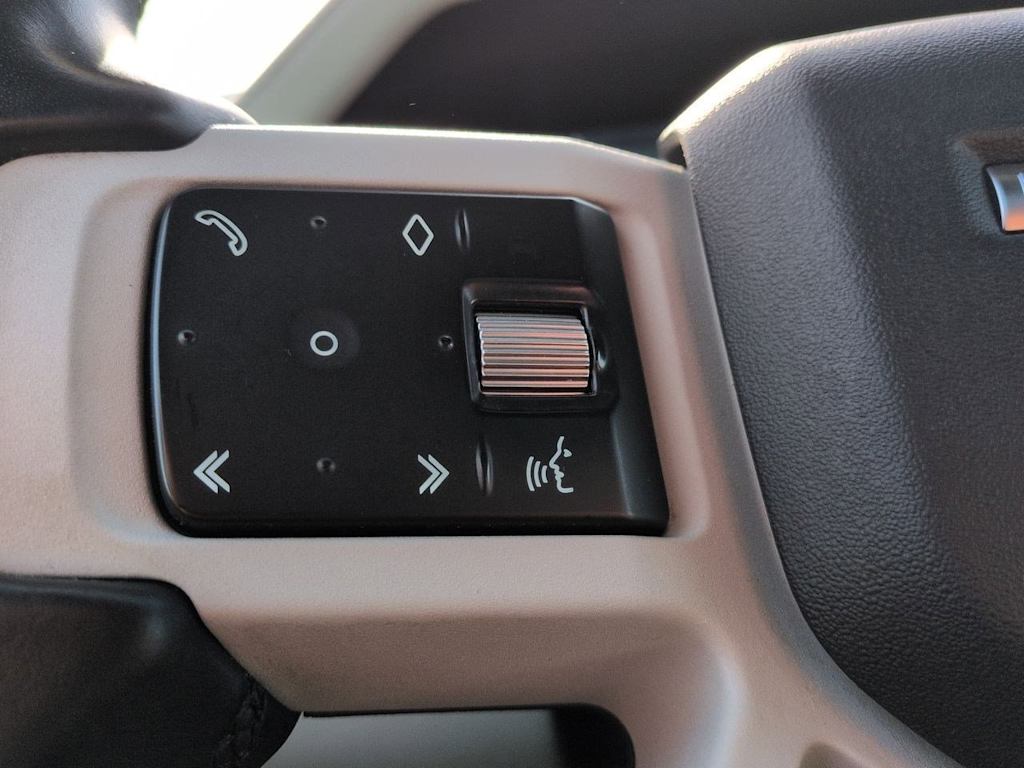 Thumbnail: 2021 Land Rover Defender - 33