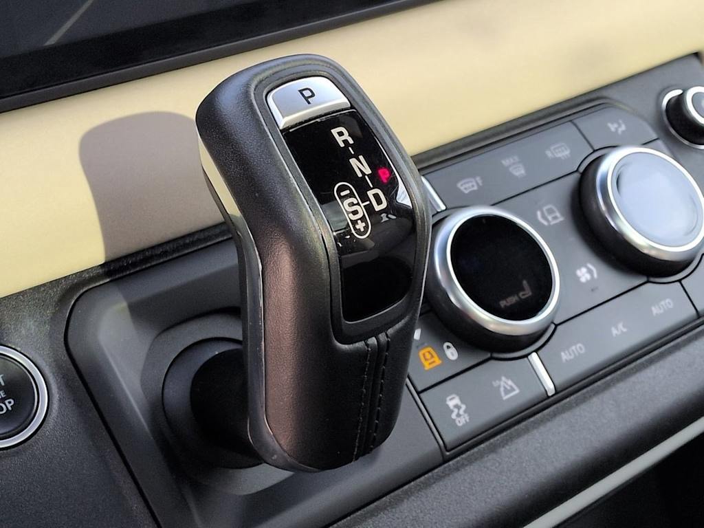 Thumbnail: 2021 Land Rover Defender - 39