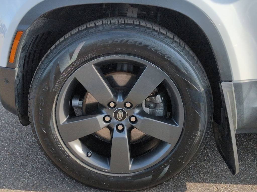 Thumbnail: 2021 Land Rover Defender - 7