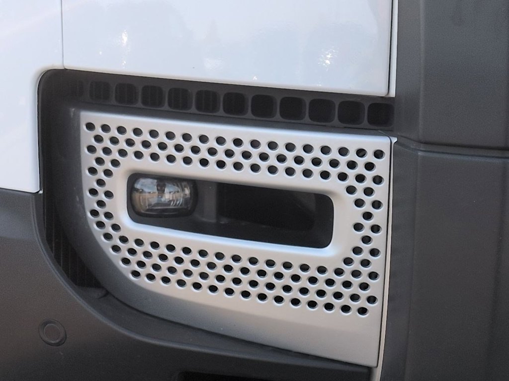 Thumbnail: 2021 Land Rover Defender - 6