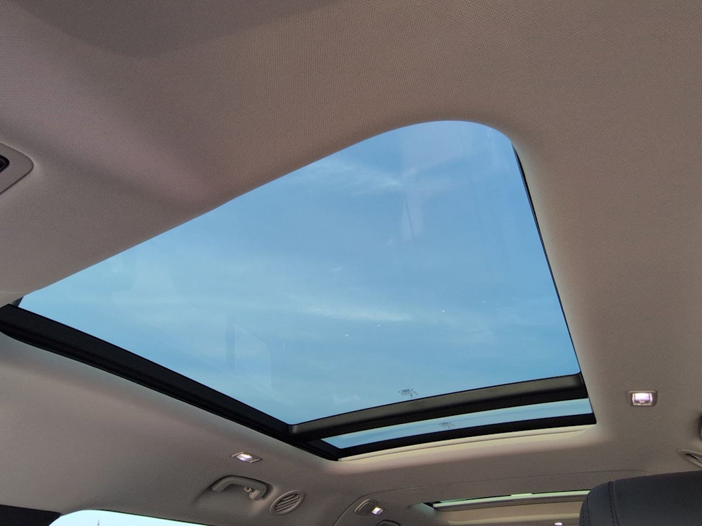 Thumbnail: 2024 Land Rover Defender - 26