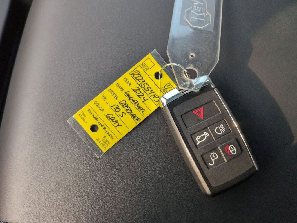 Thumbnail: 2024 Land Rover Defender - 17