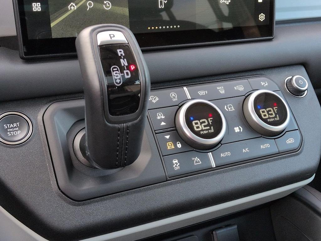 Thumbnail: 2024 Land Rover Defender - 34