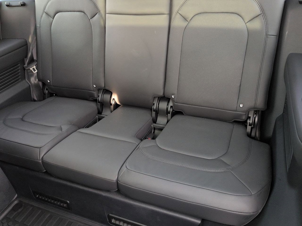 Thumbnail: 2024 Land Rover Defender - 29