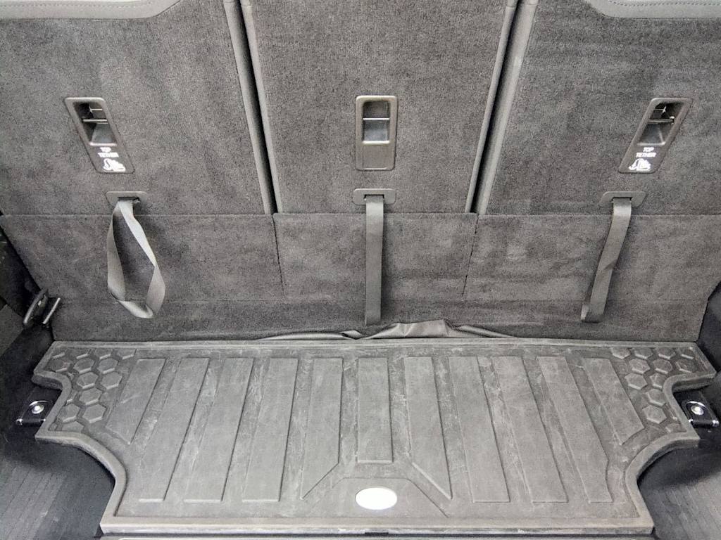 Thumbnail: 2024 Land Rover Defender - 39