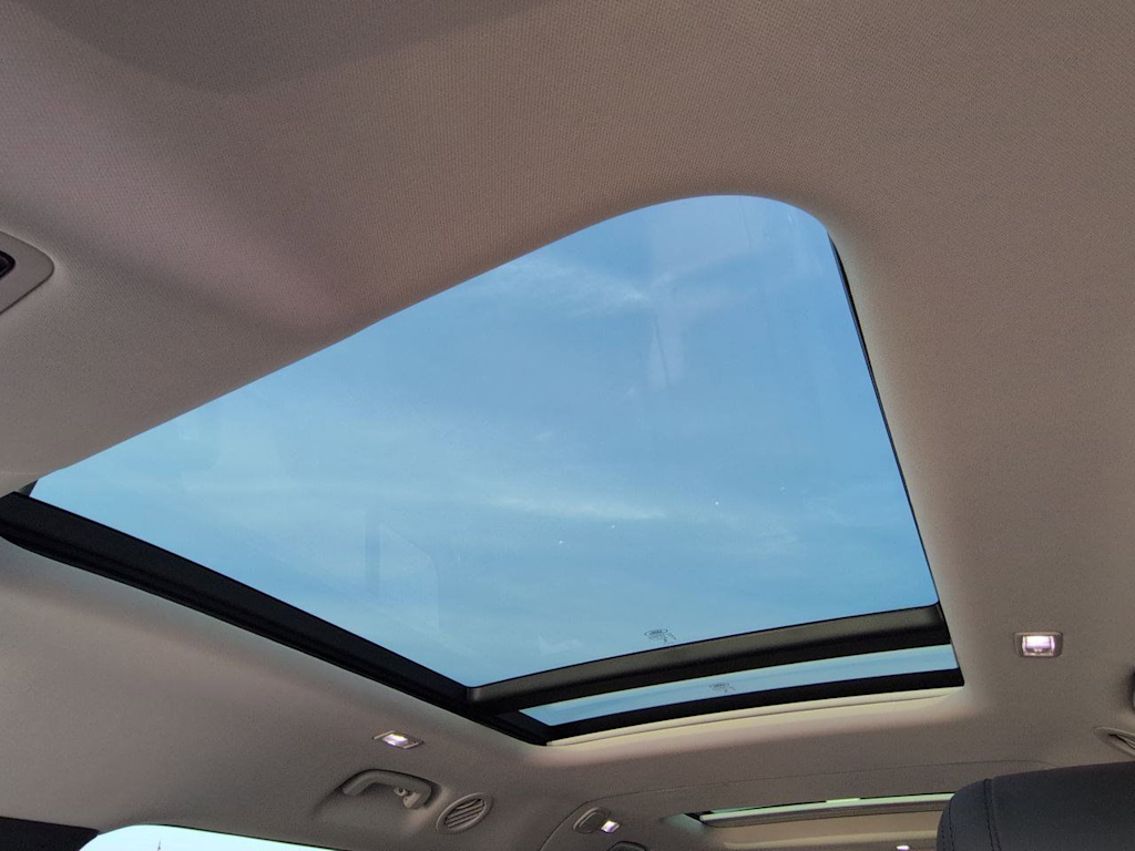 Thumbnail: 2024 Land Rover Defender - 26