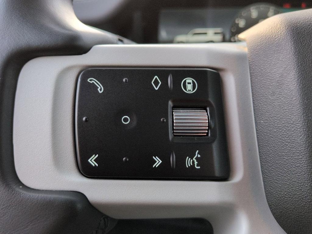 Thumbnail: 2024 Land Rover Defender - 31