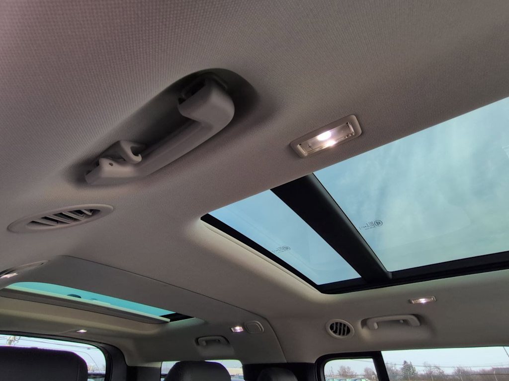 Thumbnail: 2024 Land Rover Defender - 30