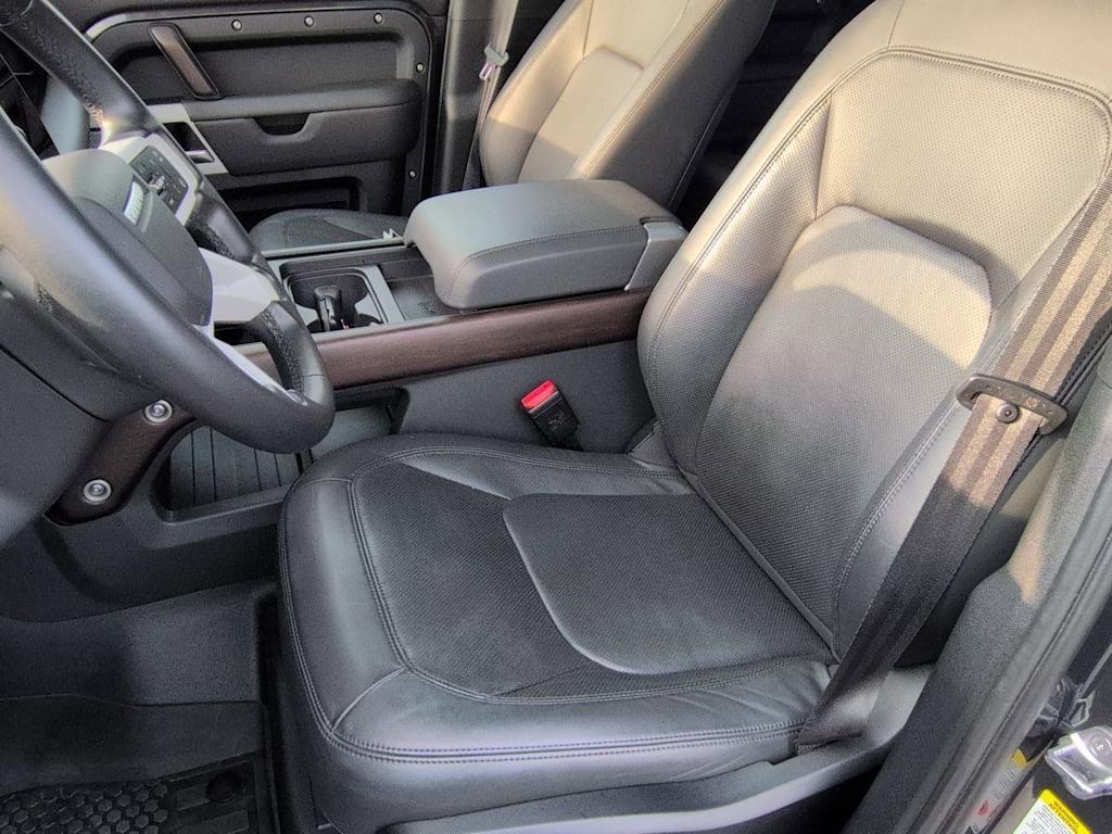 Thumbnail: 2024 Land Rover Defender - 10