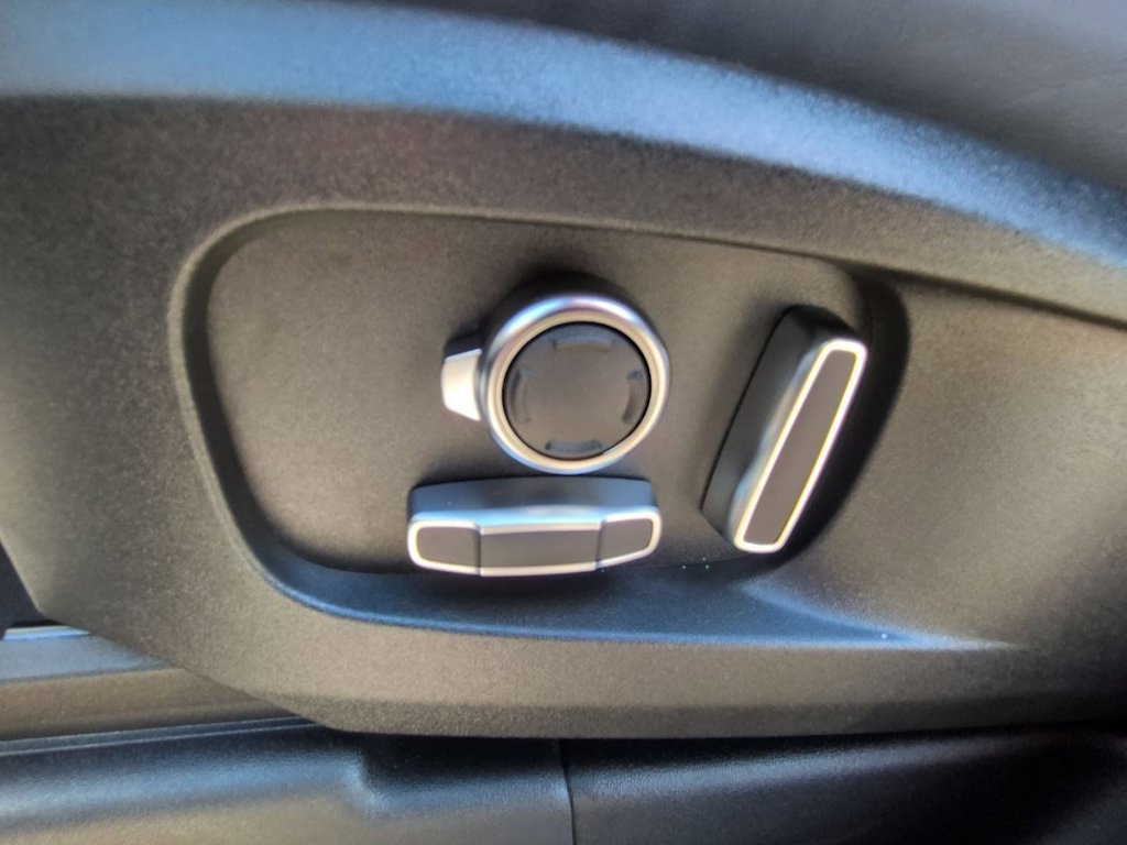 Thumbnail: 2026 Land Rover Defender - 26