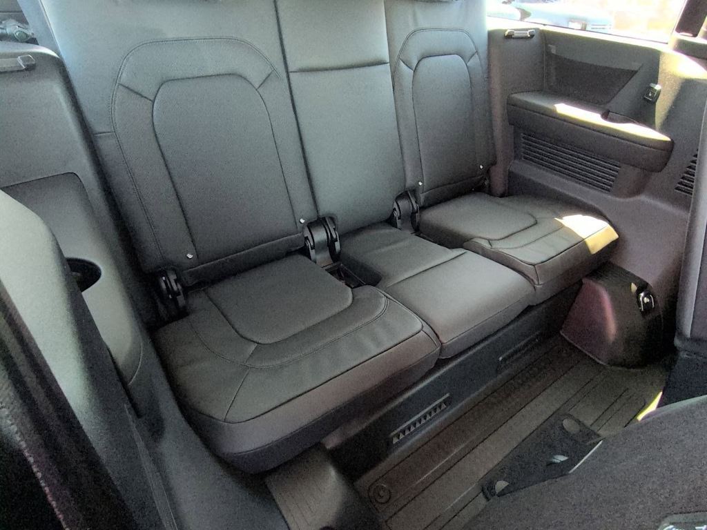 Thumbnail: 2026 Land Rover Defender - 11