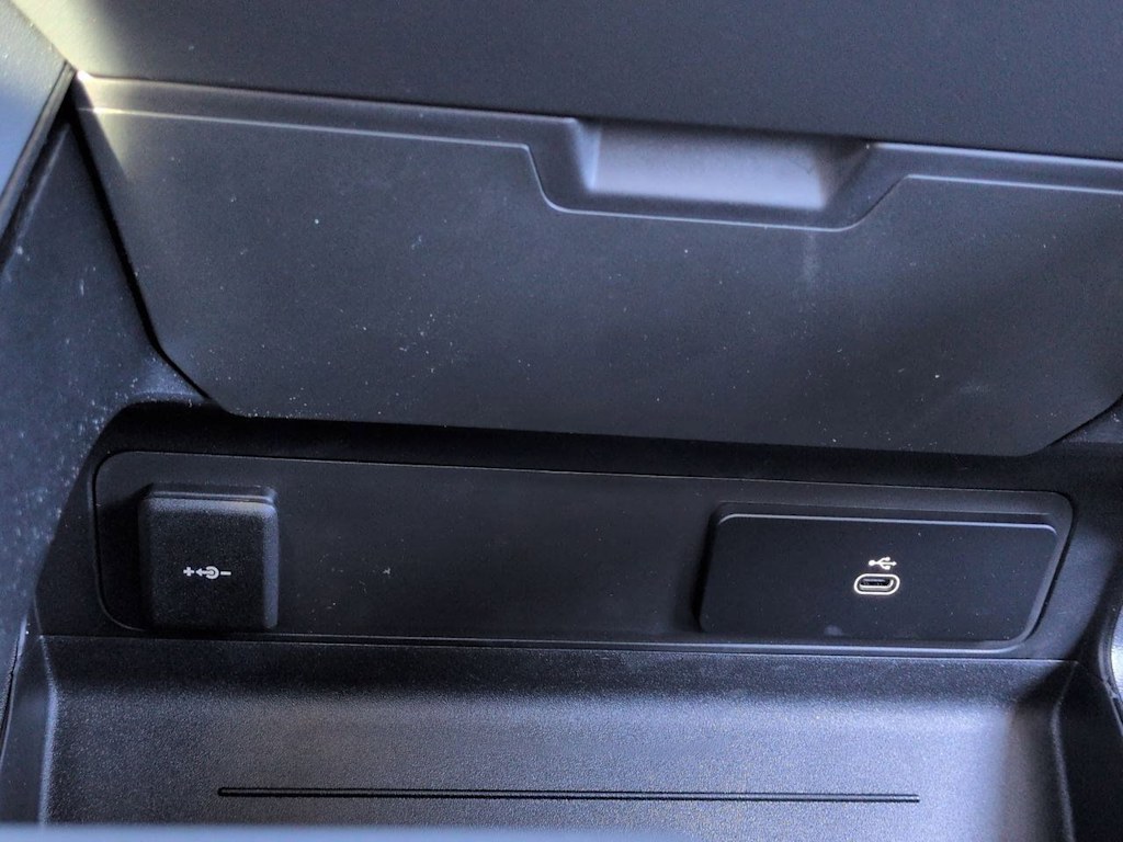 Thumbnail: 2026 Land Rover Defender - 38