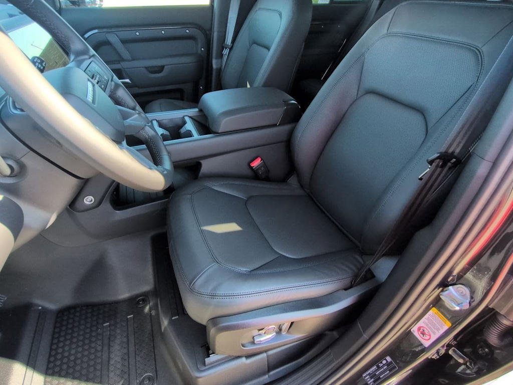 Thumbnail: 2026 Land Rover Defender - 10