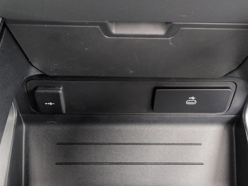 Thumbnail: 2026 Land Rover Defender - 38