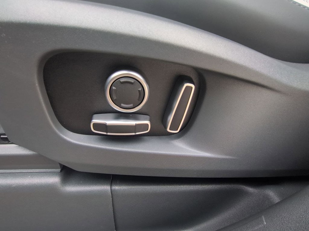 Thumbnail: 2026 Land Rover Defender - 26