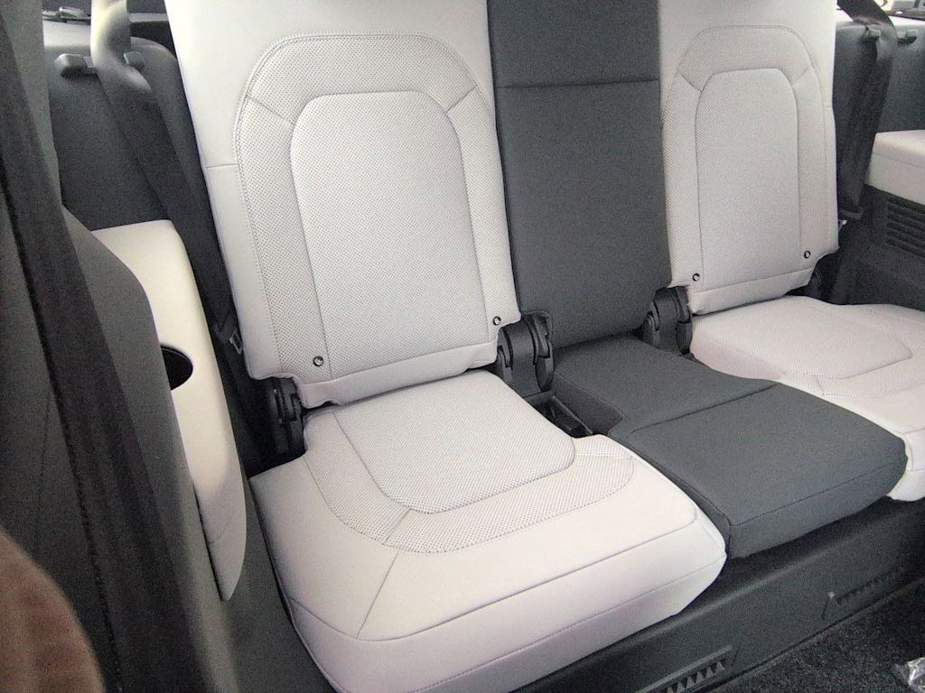 Thumbnail: 2026 Land Rover Defender - 29