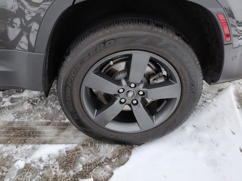 Thumbnail: 2024 Land Rover Defender - 7