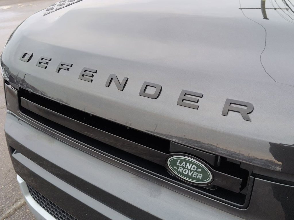 Thumbnail: 2024 Land Rover Defender - 25