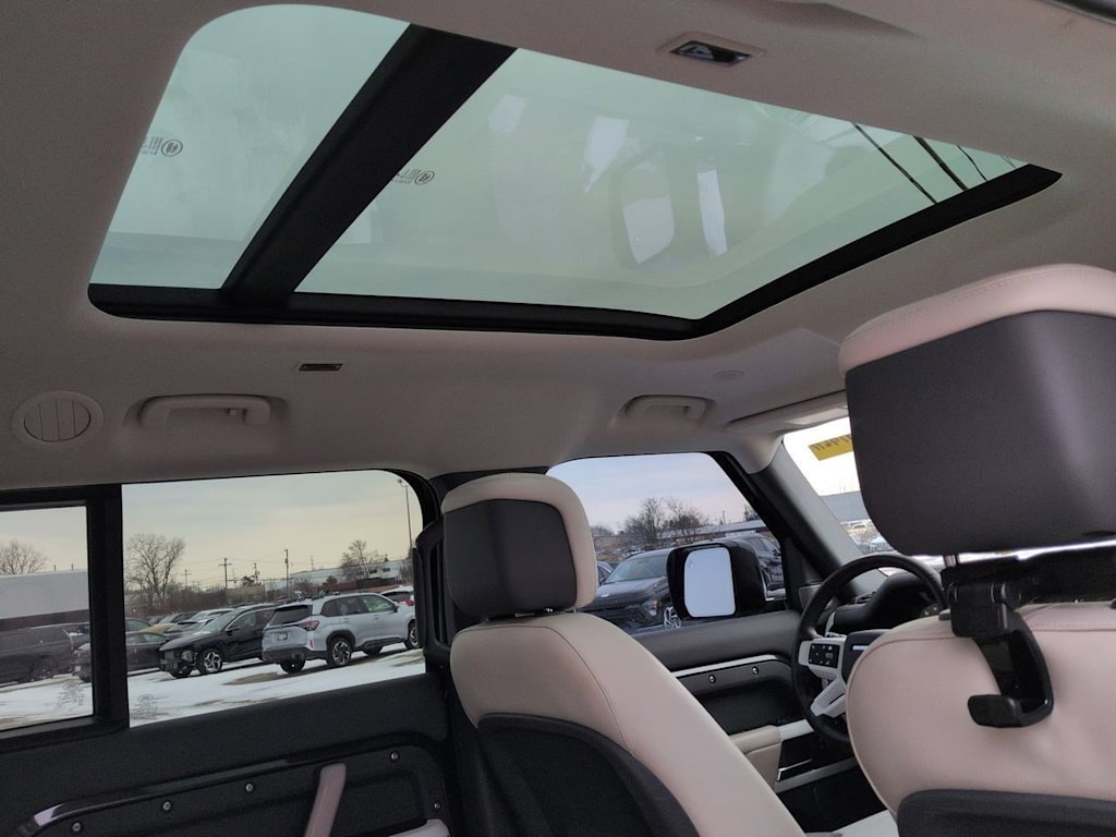 Thumbnail: 2024 Land Rover Defender - 29