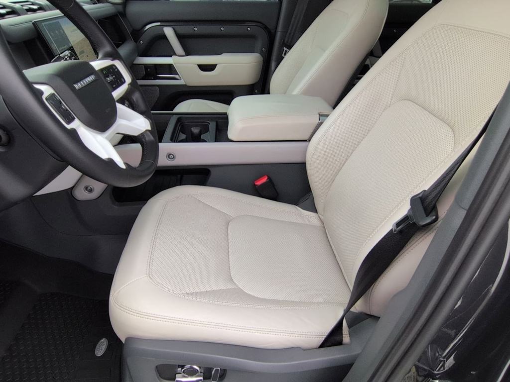 Thumbnail: 2024 Land Rover Defender - 10