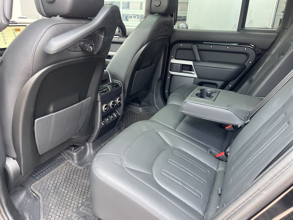 Thumbnail: 2022 Land Rover Defender - 7